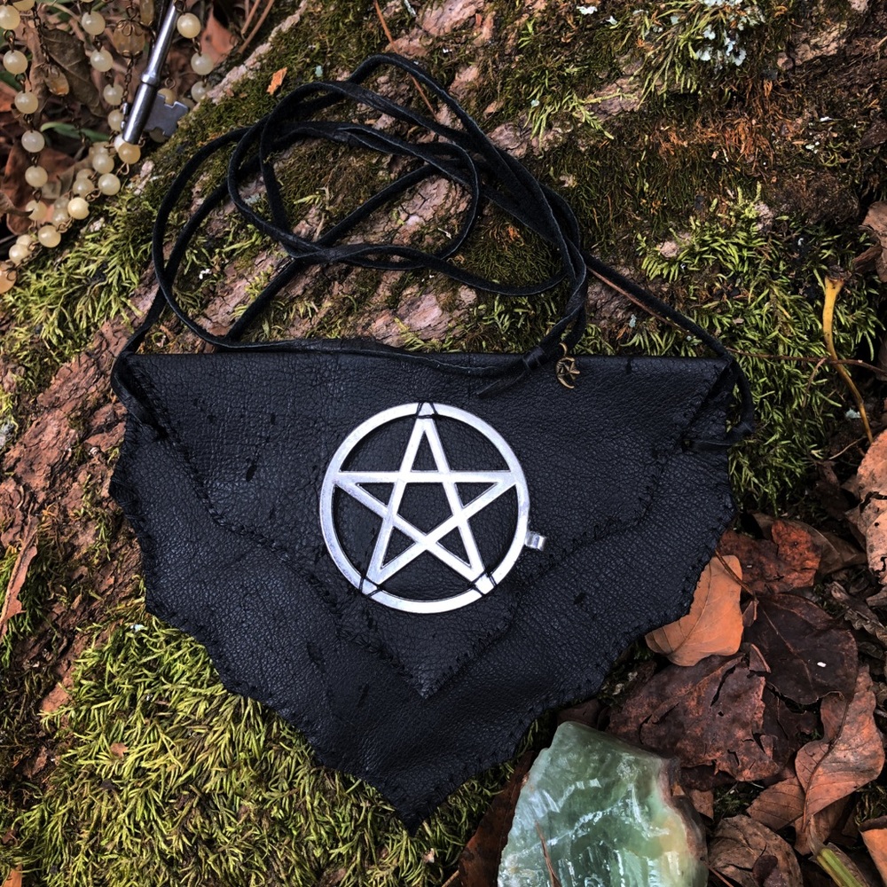 Witch’s Ritual Bag - Picture 2 of 3